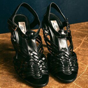 Black Strappy Sandals size 8 W Faux Patent Leather Vinyl Hot in Hollywood Shoes